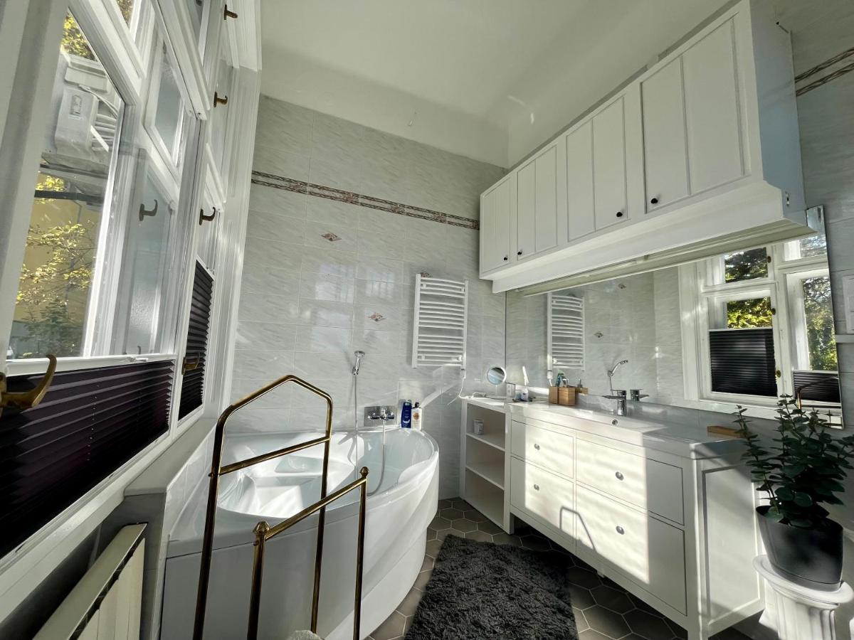 Hillside Luxury Residence Budapest With Free Garage Экстерьер фото