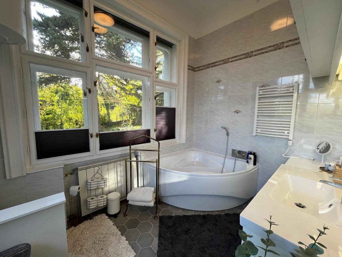 Hillside Luxury Residence Budapest With Free Garage Экстерьер фото